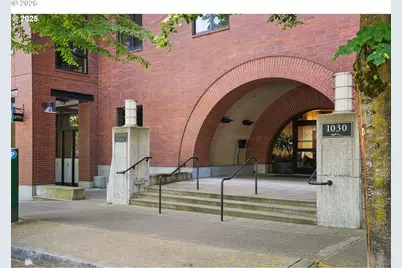 726 NW 11th Ave #204, Portland, OR 97209 - Photo 16