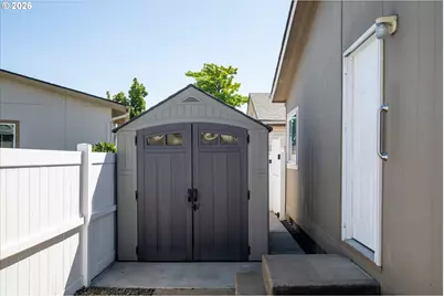 2416 Maia Loop, Springfield, OR 97477 - Photo 36