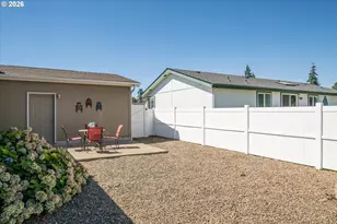 2416 Maia Loop, Springfield, OR 97477 - Photo 34