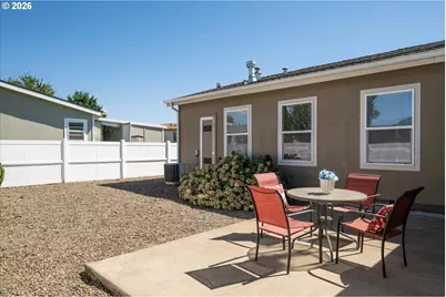2416 Maia Loop, Springfield, OR 97477 - Photo 32
