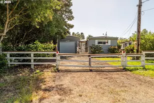 125 N 4th St, Lakeside, OR 97449 - Photo 6