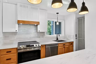 4 Touchstone #151, Lake Oswego, OR 97035 - Photo 6