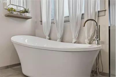 136 W 13th Way, La Center, WA 98629 - Photo 4