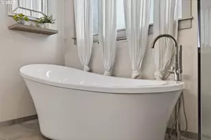 136 W 13th Wy, La Center, WA 98629 - Photo 4