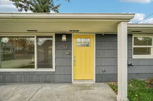 2537 NE 111th Ave, Portland, OR 97220 - Photo 2