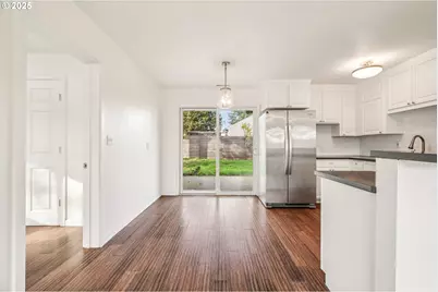 2537 NE 111th Ave, Portland, OR 97220 - Photo 12