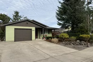 1651 29th St, Florence, OR 97439 - Photo 2