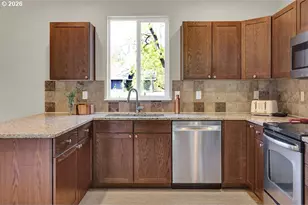 654 N Garden Way, Eugene, OR 97401 - Photo 14