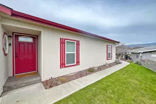 950 Pomona St, The Dalles, OR 97058 - Photo 2