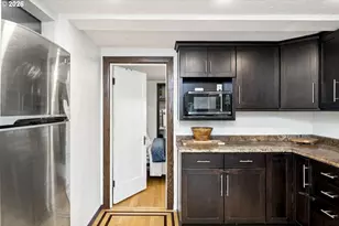 9345 NE Broadway, Portland, OR 97220 - Photo 20