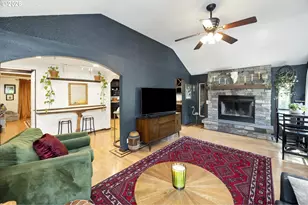 9345 NE Broadway, Portland, OR 97220 - Photo 12