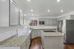 6059 Frost Ln, Lake Oswego, OR 97035 - Photo 10