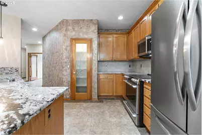 1926 NW 18th St, Gresham, OR 97030 - Photo 16