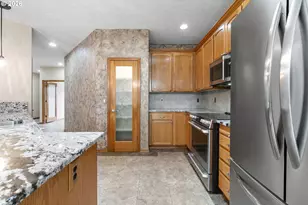 1926 NW 18th St, Gresham, OR 97030 - Photo 16