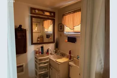 8325 SE Division St, Portland, OR 97266 - Photo 28