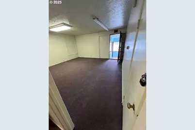 8325 SE Division St, Portland, OR 97266 - Photo 16