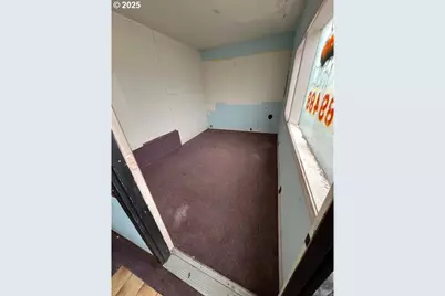 8325 SE Division St, Portland, OR 97266 - Photo 18