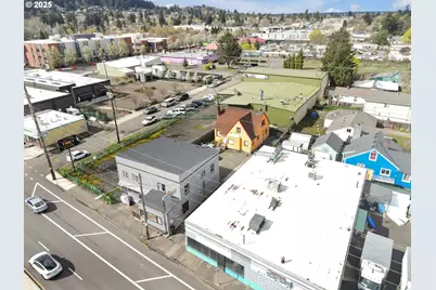 8325 SE Division St, Portland, OR 97266 - Photo 6