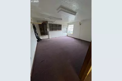 8325 SE Division St, Portland, OR 97266 - Photo 12
