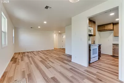 1993 Best Ln, Eugene, OR 97401 - Photo 10