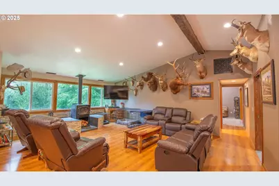 68155 Ridge Rd, North Bend, OR 97459 - Photo 14