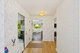 1211 SW Highland Rd, Portland, OR 97221 - Photo 6