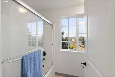 224 SW 4th St, Troutdale, OR 97060 - Photo 26