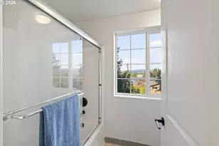 224 SW 4th St, Troutdale, OR 97060 - Photo 26