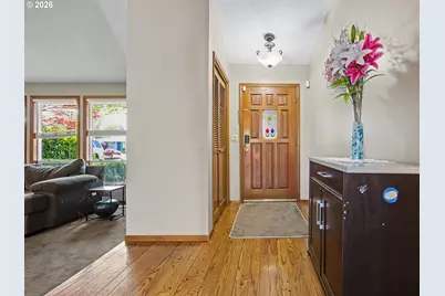 542 NE 14th Ave, Hillsboro, OR 97124 - Photo 8