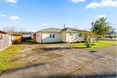 1185 Franklin St, Lebanon, OR 97355 - Photo 2