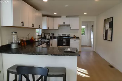 4245 SE 89th Ave, Portland, OR 97266 - Photo 4