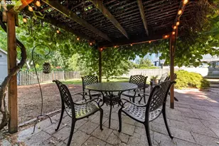 445 NE Jackson St, Hillsboro, OR 97124 - Photo 28