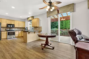 1706 NW 8th Ave, Hillsboro, OR 97124 - Photo 10