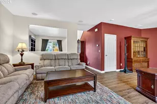 1706 NW 8th Ave, Hillsboro, OR 97124 - Photo 8