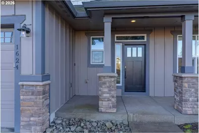 1624 York Butte Ave, Salem, OR 97301 - Photo 2