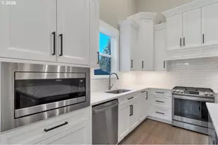 1624 York Butte Ave, Salem, OR 97301 - Photo 12