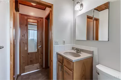 1024 W C St, Rainier, OR 97048 - Photo 16