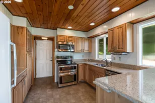 1024 W C St, Rainier, OR 97048 - Photo 10