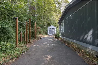 1915 NE 15th St, Lincoln City, OR 97367 - Photo 24