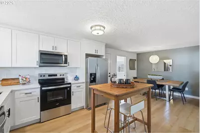 3870 SE Walnut St, Hillsboro, OR 97123 - Photo 4