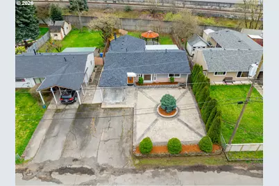 8612 NE Clackamas St, Portland, OR 97220 - Photo 16