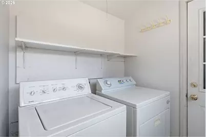 595 S 47th St, Springfield, OR 97478 - Photo 26