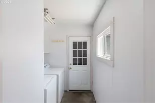 595 S 47th St, Springfield, OR 97478 - Photo 24