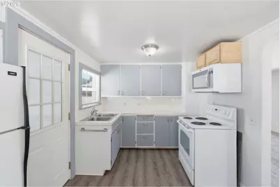 595 S 47th St, Springfield, OR 97478 - Photo 18