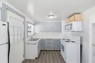 595 S 47th St, Springfield, OR 97478 - Photo 18