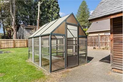 394 Cherry Dr, Eugene, OR 97401 - Photo 44