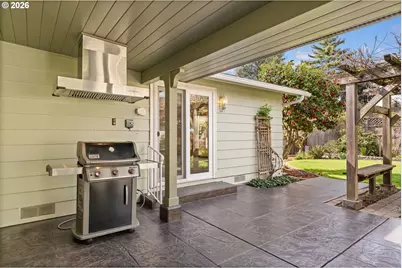 394 Cherry Dr, Eugene, OR 97401 - Photo 10