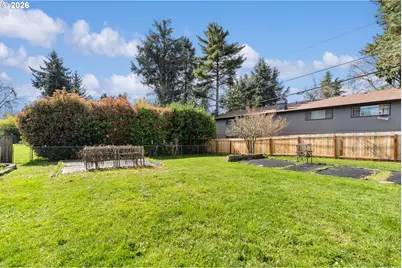394 Cherry Dr, Eugene, OR 97401 - Photo 42