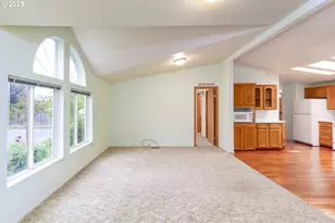 4055 Royal Ave, Eugene, OR 97402 - Photo 8