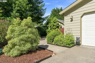 607 Glenbrook Cir, Florence, OR 97439 - Photo 34